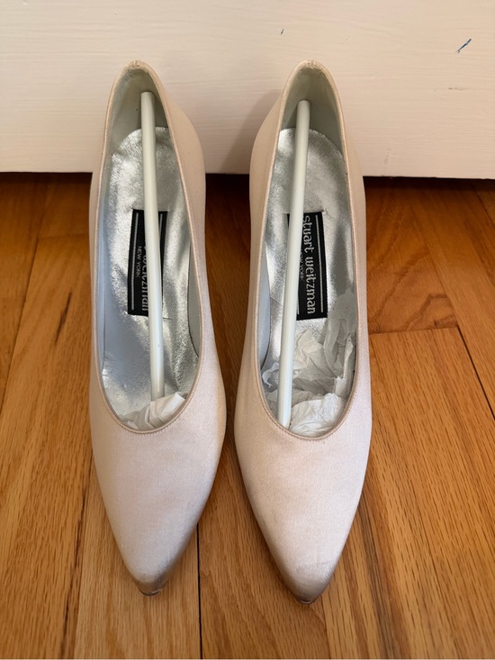 Stuart Weitzman Shoes - Stuart Weitzman Satin Dusty Pink Pumps Size 6
